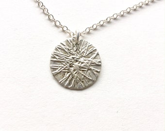 Elegant small pendant in 935 silver, pendant wrapped crookedly, silver circle wrapped crookedly with silver thread, unique and handmade