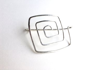 Elegant brooch spiral in silver square, silver brooch square - cloth pin in silver - unique and handmade