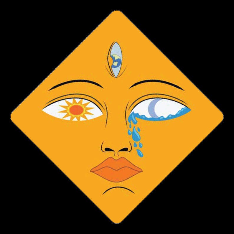Op de afbeelding: Stijlvolle illustratie van een gezicht in een gele ruit. E&eacute;n oog is een zon, het andere een maan die blauwe tranen huilt, en een derde oog erboven. Zwarte achtergrond.