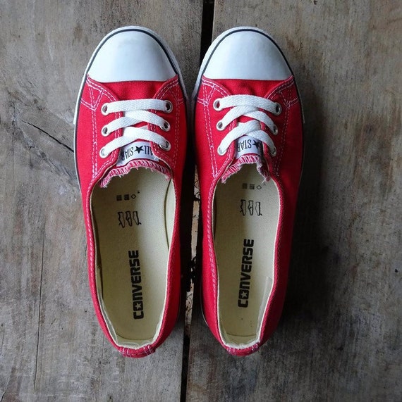 red converse womens size 5