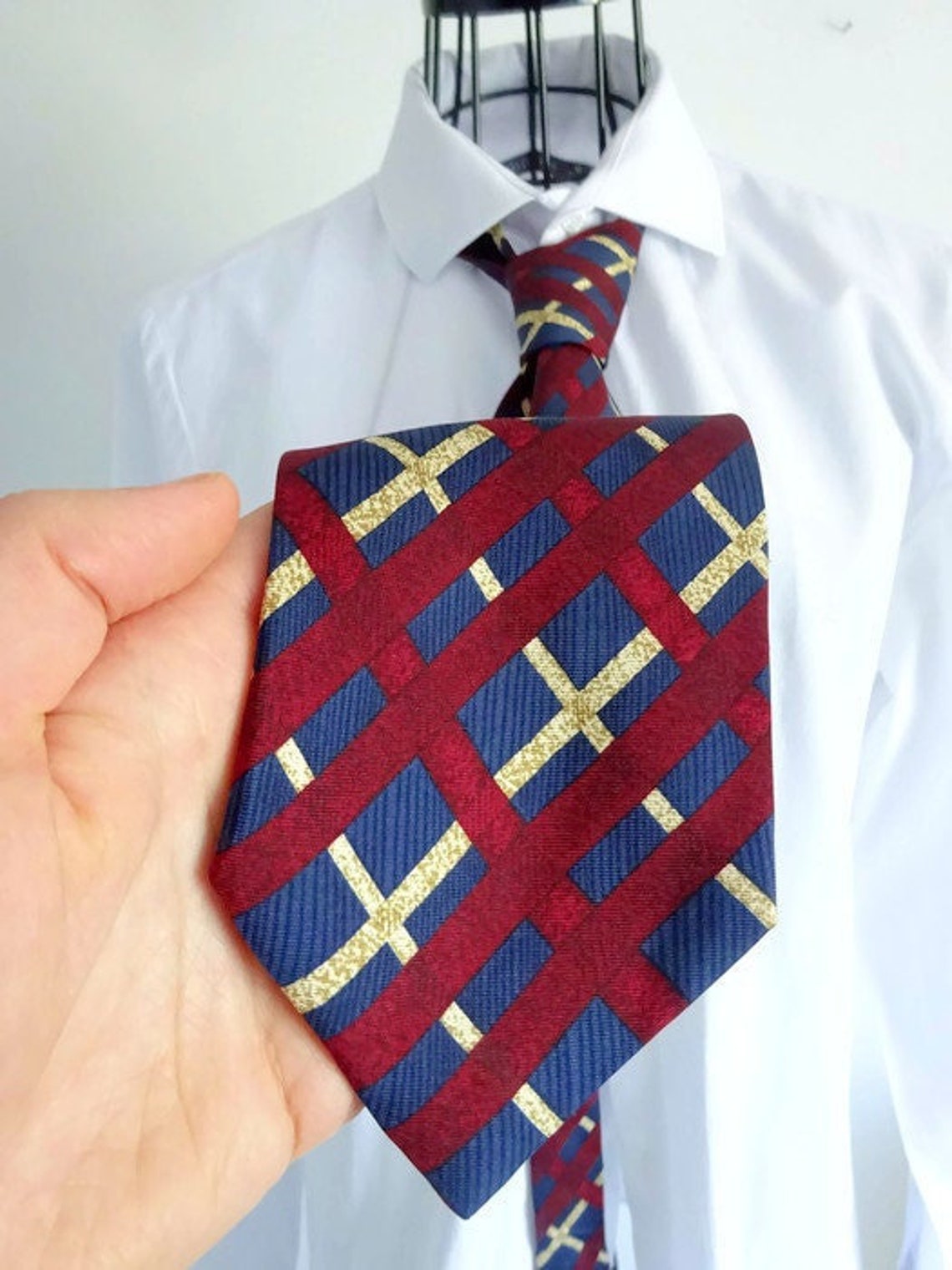 mens maroon tie