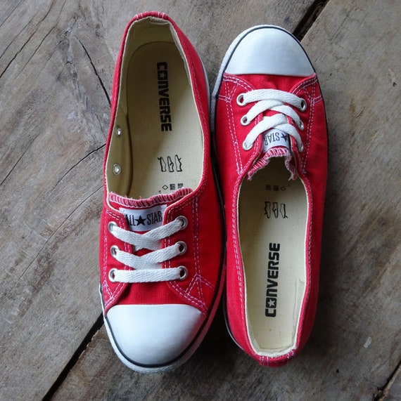 red converse womens size 5