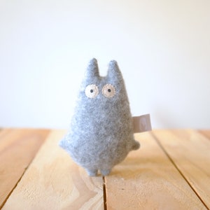 Peluche, fait main, laine biologique, gris, petit Gugus image 3