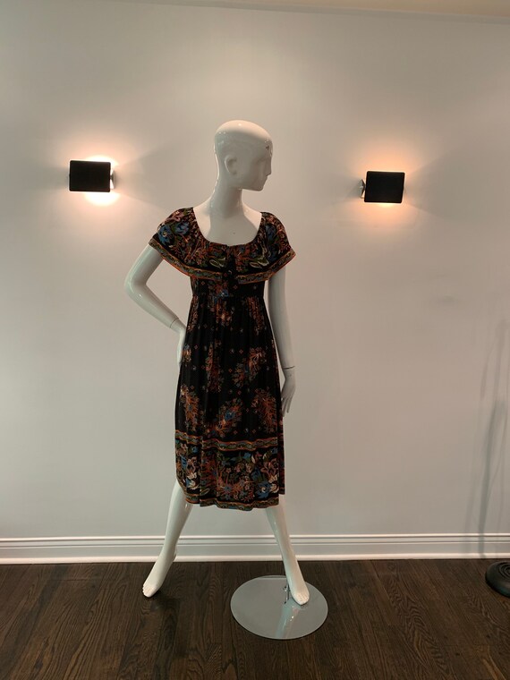 Vintage 1970s Floral Cotton Printed dress