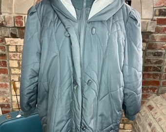 manteau cocon à capuche matelassée gris années 80