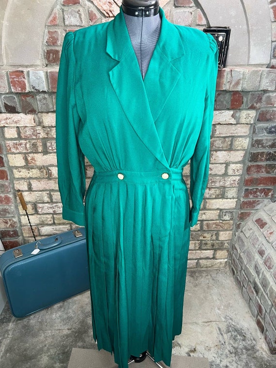 Talbots suit dress kelly green pearl button