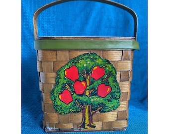 Caro Nan vintage basket purse Apple tree
