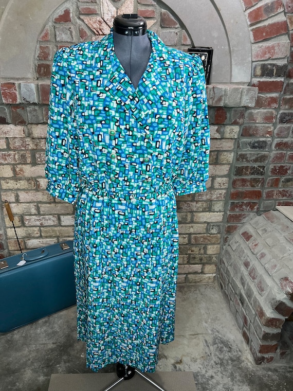 green emerald velvet dress Momoni Abstract Green Silk Maxi Collared Shirt Dress – Timeless