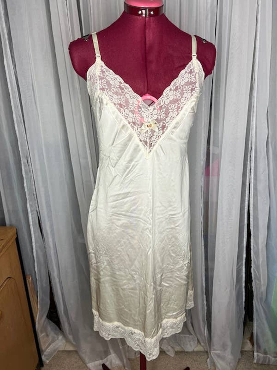 BEAUTELICATE Women 100% Dress Slip Cotton Slip Under Dress Above Knee Full  Slip Adjustable Straps Nightgown at Amazon Women's Clothing store
