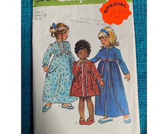 Simplicity 5995 kids nightgown and robe