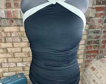 Traje de baño Lauren Ralph Lauren de cuello alto en blanco y negro