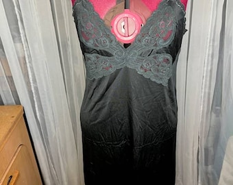 Vanity fair slip dress black x lace bust knee size 38