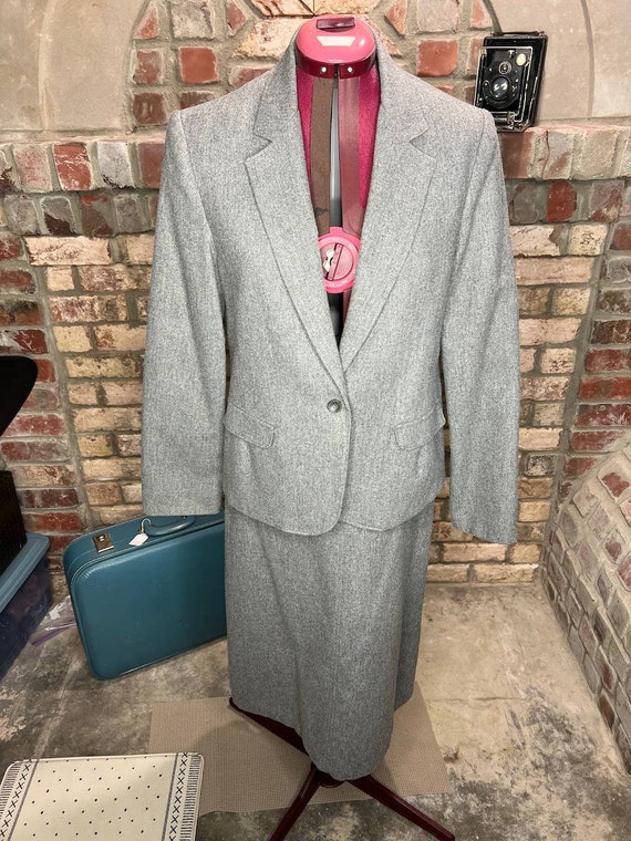 Suit wool 1980s boxy blazer straight skirt gray