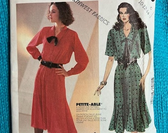 Patrón de costura McCalls 2093 para vestido y falda con vuelo de Liz Claiborne