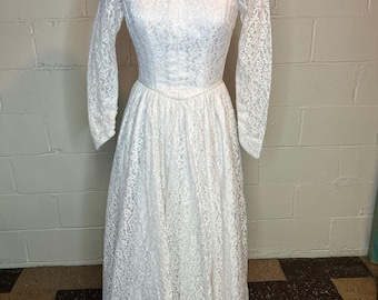 Wedding dress 1950s sheer lace sleeves white button back