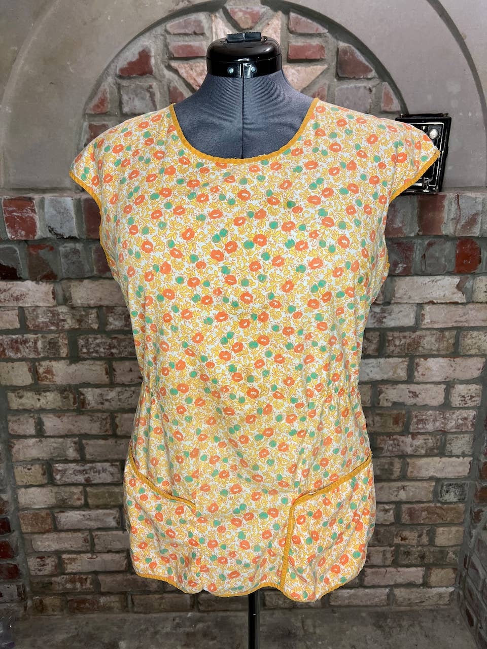 Vintage Aprons, Retro Aprons, Old Fashioned Aprons & Patterns Top Smock Apron Floral Yellow Orange Green $29.99 AT vintagedancer.com