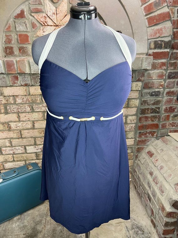 long flowy bridesmaid dresses Elegant Dark Blue Chiffon Prom Dress - Simple & Design New Size Chart Elegant Dark Navy Blue US2 Model Information Atria Signature Colors:Tulip