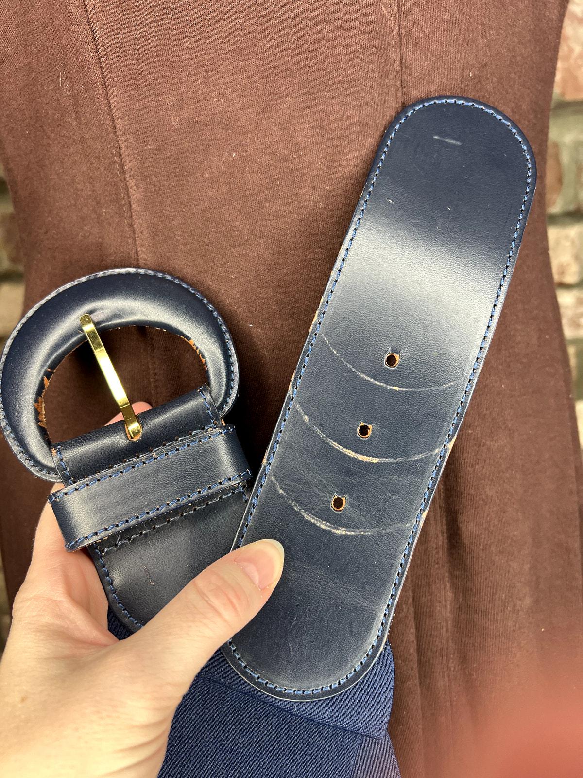 Vintage Omega Navy Blue Elastic Cinch Belt Gold‎ Crest Buttons Leather USA Made Vintage 70s Unique Teal Leather Belt With White Stitching  main image 4