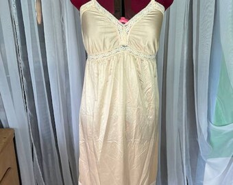 dress slip negligee nightgown nude sz 32