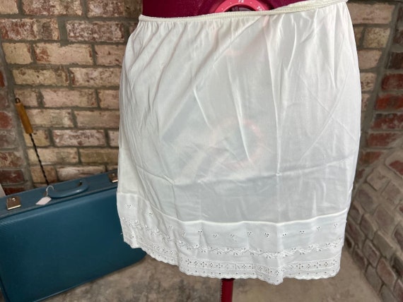 slip skirt eyelet lace white - image 4