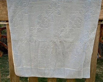 Fieldcrest sculpted rose bath towel blue 1980s