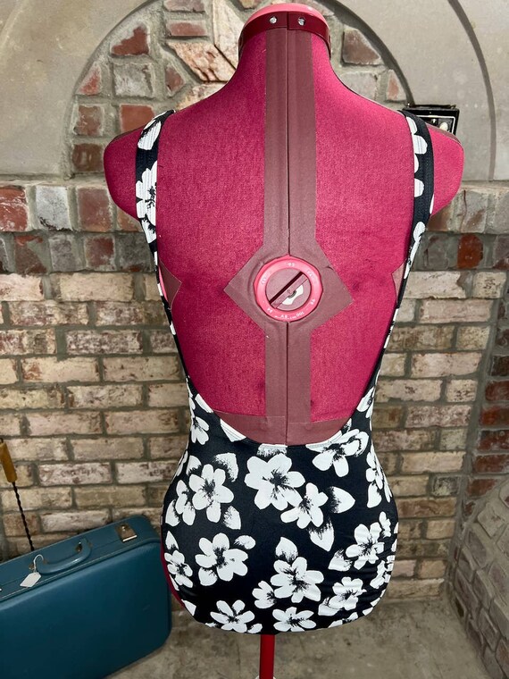 one piece swimsuit floral Vintage 1980s deep V bl… - image 6