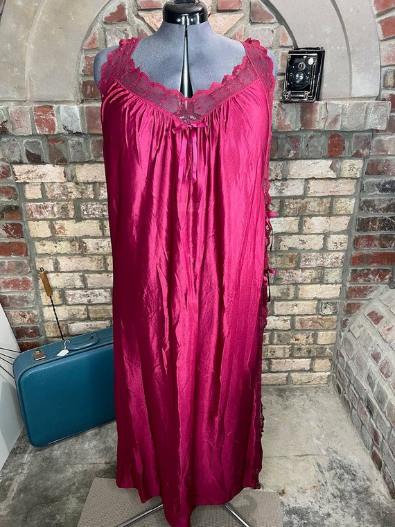 Nightgown Long Satin Maroon Lace -  Sweden