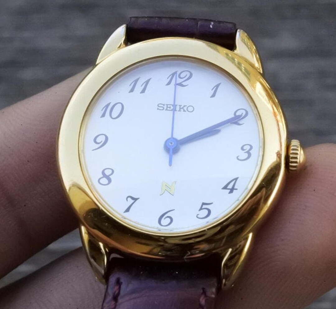 SEIKO DOLCE ホワイト文字盤 ゴールドメッシュ Seiko Men's Oversized Watch, White Dial, Date Window