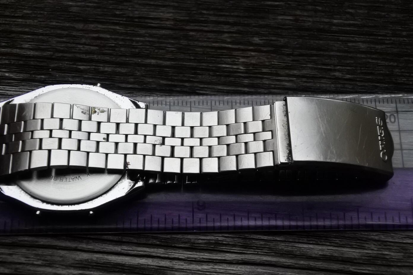 ヴィンテージ カシオ 145 SA 52 スリム LCD デジタル メンズ クォーツ 
