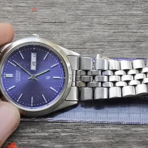 Vintage Citizen KANJI DATE Blue Dial Men  Quartz Watch Japan Round Shape 37mm