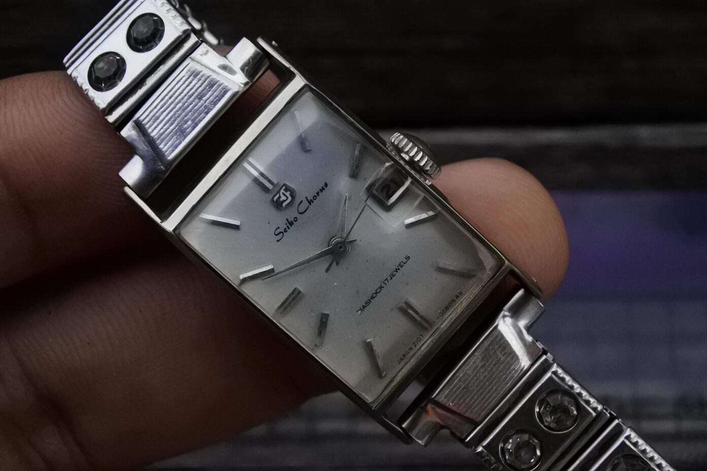 SEIKO 時計 Vintage Seiko Chorus 2107 3110 Silver Dial Lady Hand Winding