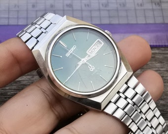 Vintage Seiko Type II 7123 7010 Green Dial Men Quartz Watch Japan