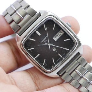 Vintage Seiko QZ 0923 5000 Black Dial Men Quartz Watch Japan