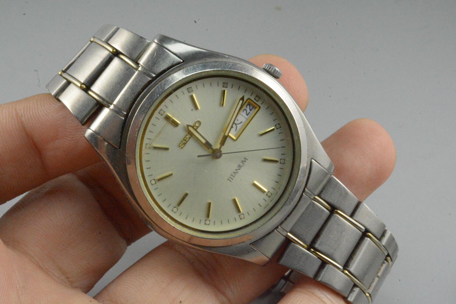 Vintage Seiko Titanium 7N42 9100 Textured Dial Men Quartz Watch