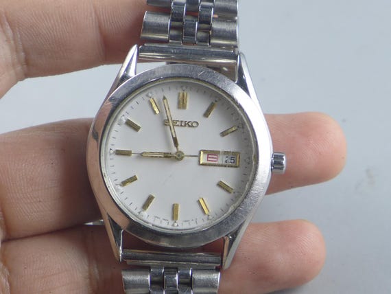 ✨SEIKO✨セイコー✨7N43-9080✨ホワイト文字盤✨デイデイト✨腕時計✨ Vintage Seiko 7N43 9080 White Dial Men Quartz Watch Japan JDM
