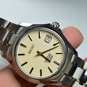 Vintage Seiko Perpetual Calendar  8F32 0400 Creamy Dial Lady Quartz Watch Japan JDM Round Shape 39mm