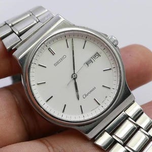 Vintage Seiko Chronos 5H23 6B70 White Dial Men Quartz Watch Japan