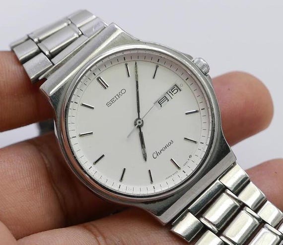 Vintage Seiko Chronos 5H23 6B70 White Dial Men Quartz Watch Japan