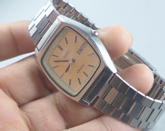 Vintage Seiko Chronos 8123 5240 White Dial Men Quartz Watch Japan