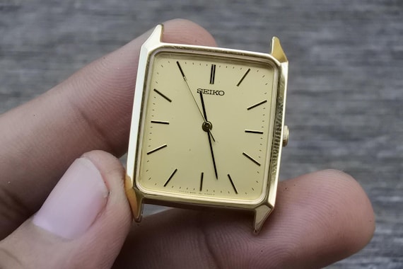 Vintage Seiko Year 1988 5P31 5330 Dress Men Quartz Watch Japan