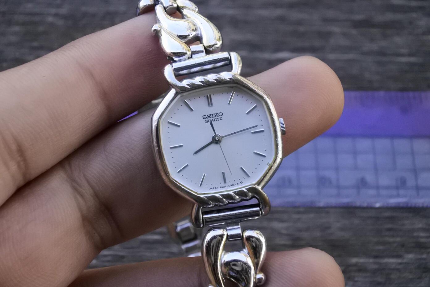 Vintage Seiko Gold Plated 3421 5140 White Dial Lady Quartz 