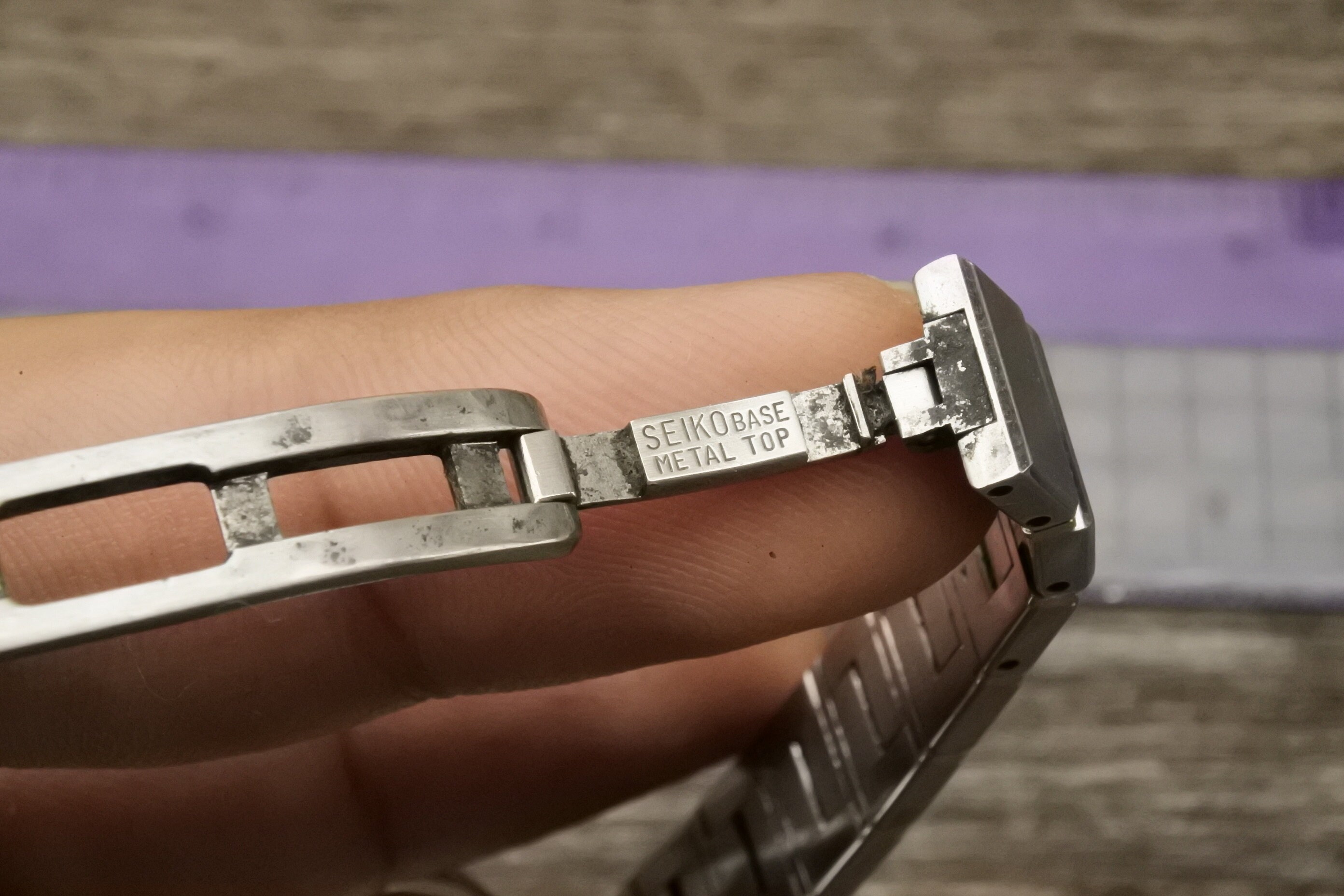 Vintage Seiko 1E20 0D70 White Dial Lady Quartz Watch Japan