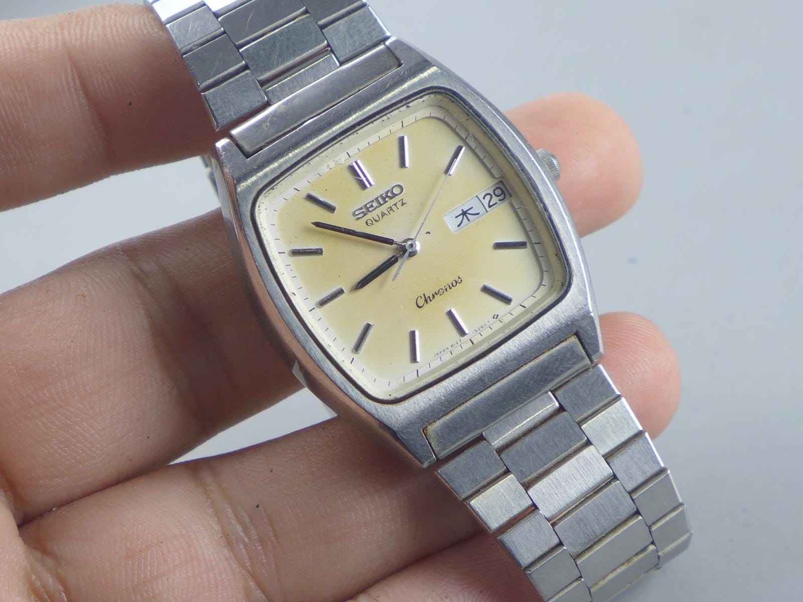 Vintage Seiko Chronos 8123 5240 White Dial Men Quartz Watch Japan