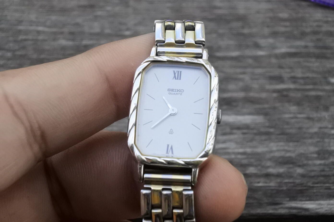 Vintage Seiko Gold Plated 2320 5440 Gray Dial Lady Quartz Watch