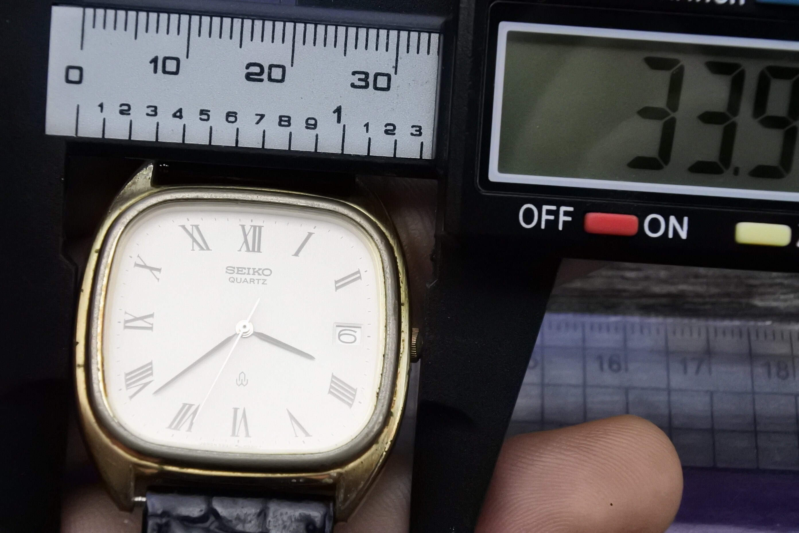 Vintage Seiko Gold Plated 5932 5190 Roman Numeral Dial Men Quartz