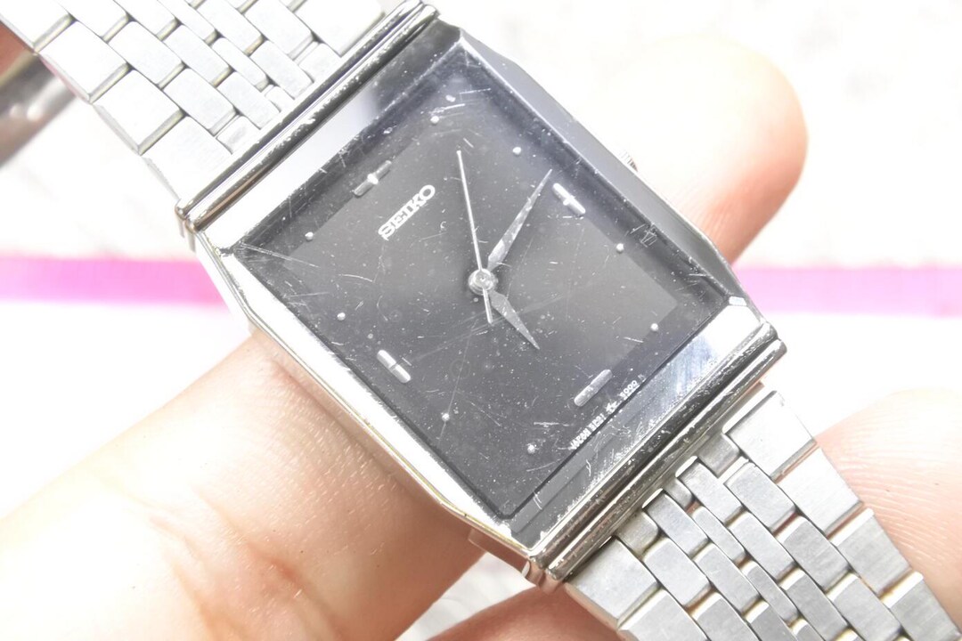 時計 SEIKO 5P31-5000 MENS QUARTZ DAINI Vintage Seiko 5P31 5000 Black Dial Men Quartz Watch Japan