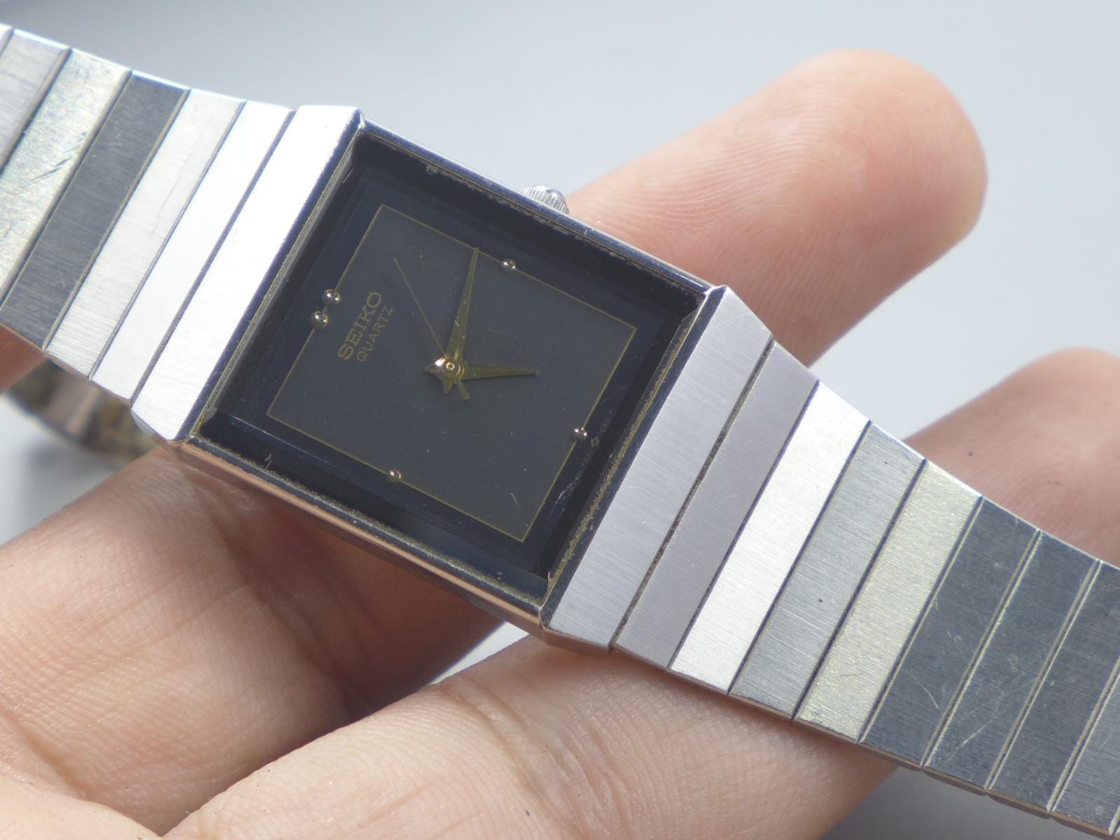 SEIKO レディース クォーツ 70's ビンテージ 諏訪 7321-5620 SEIKO レディース クォーツ 70´s ビンテージ 諏訪 7321-5620 【公式通販】