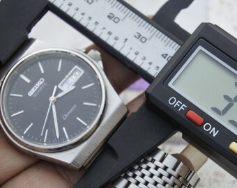 SEIKO Chronos ブラック腕時計 Vintage Seiko Chronos 8123 7090 Black Dial Men Quartz