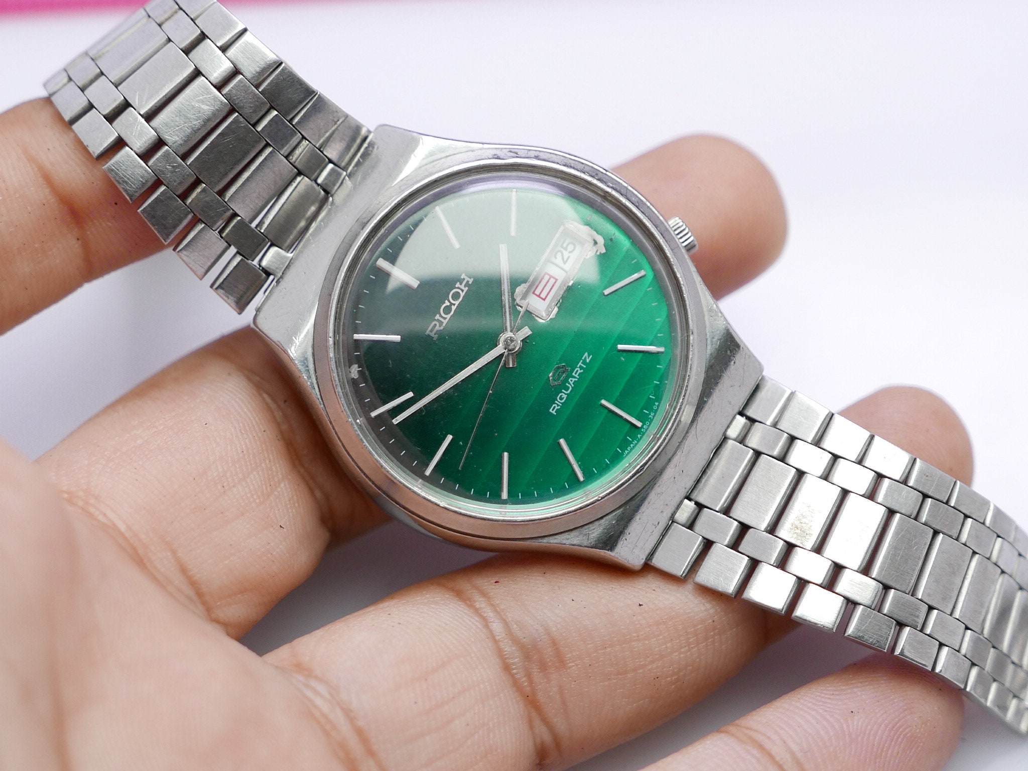 Vintage Ricoh Riquartz Kanji Date Green Dial Men Quartz Wrist