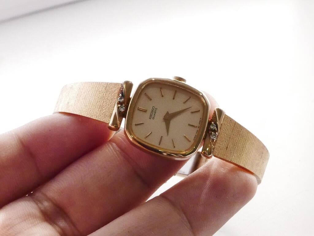 Vintage Seiko Gold Plate 1400 8050 Integrated Bracelet Lady Quartz